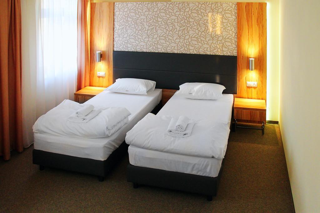 Hotel Przy Baszcie Legnica Camera foto