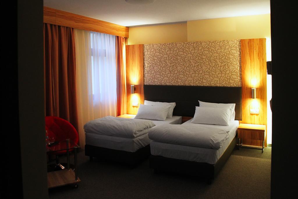 Hotel Przy Baszcie Legnica Camera foto