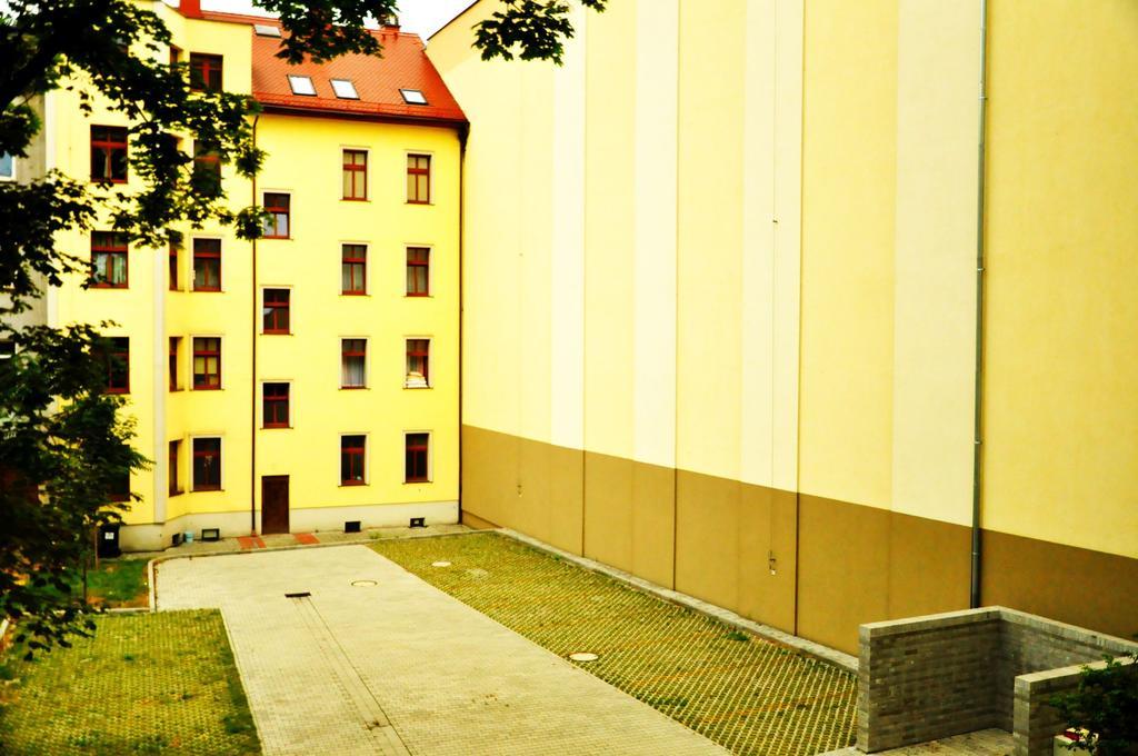 Hotel Przy Baszcie Legnica Esterno foto