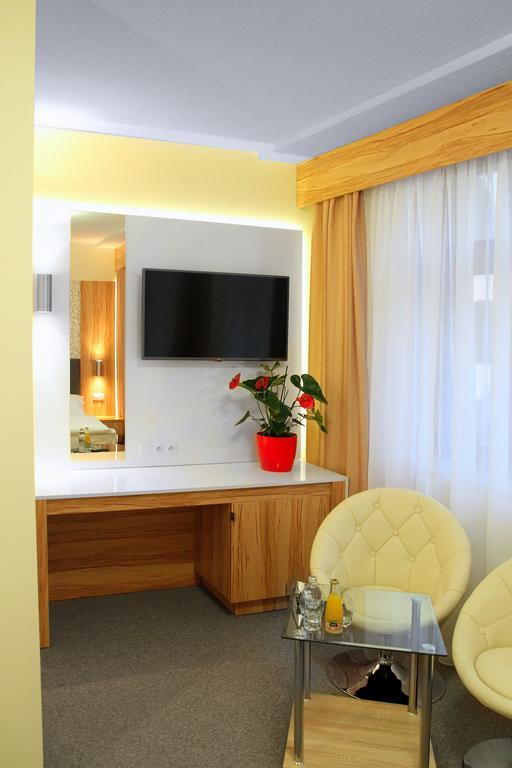 Hotel Przy Baszcie Legnica Esterno foto